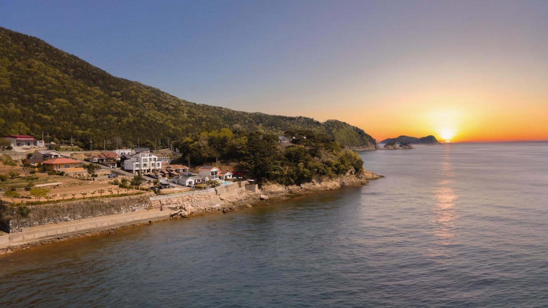 Namhae Sea Stay N Pet Pension Eksteriør billede